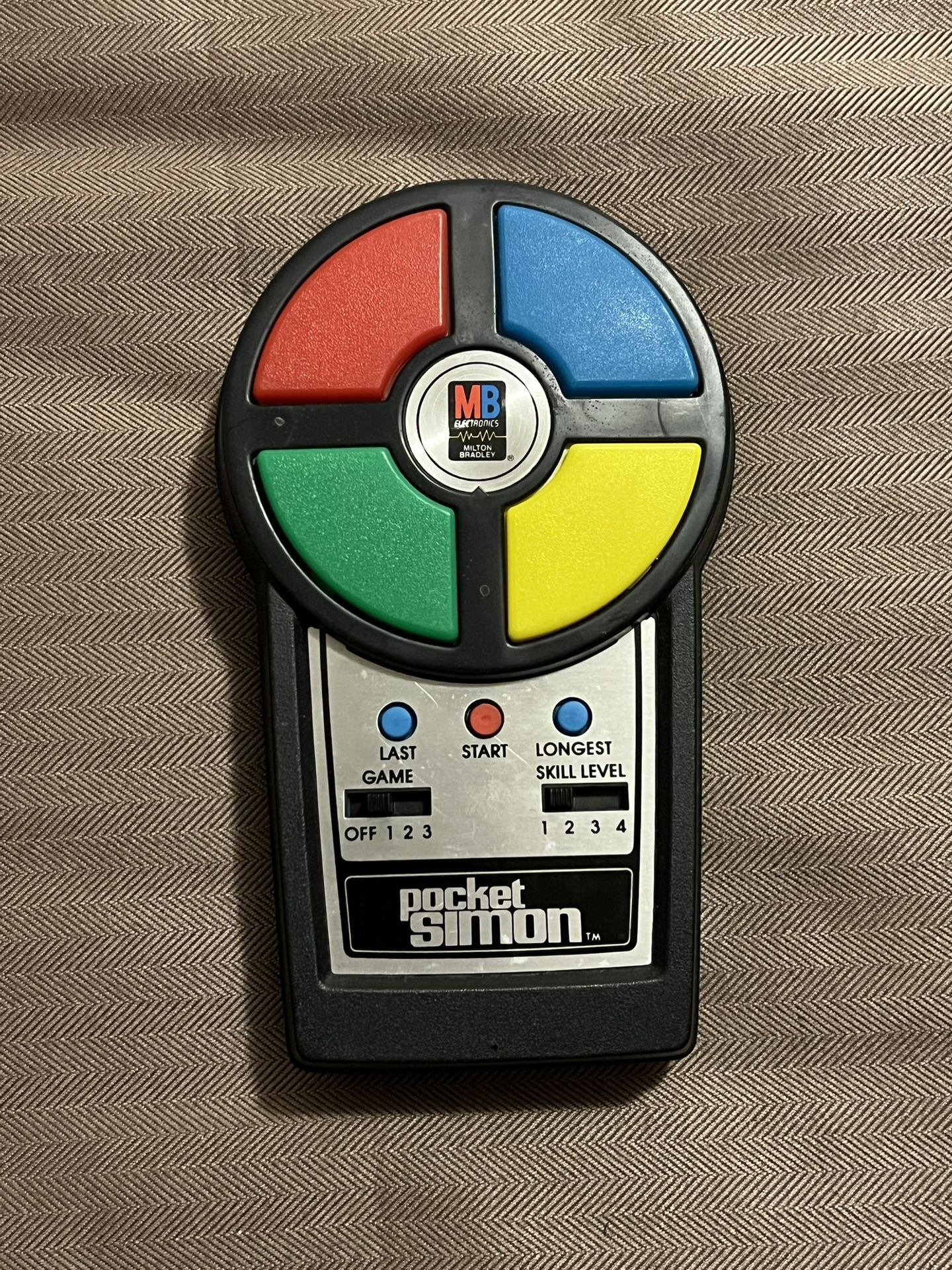 Vintage Milton Bradley Pocket Simon Electronic / 1980 / Tested Works