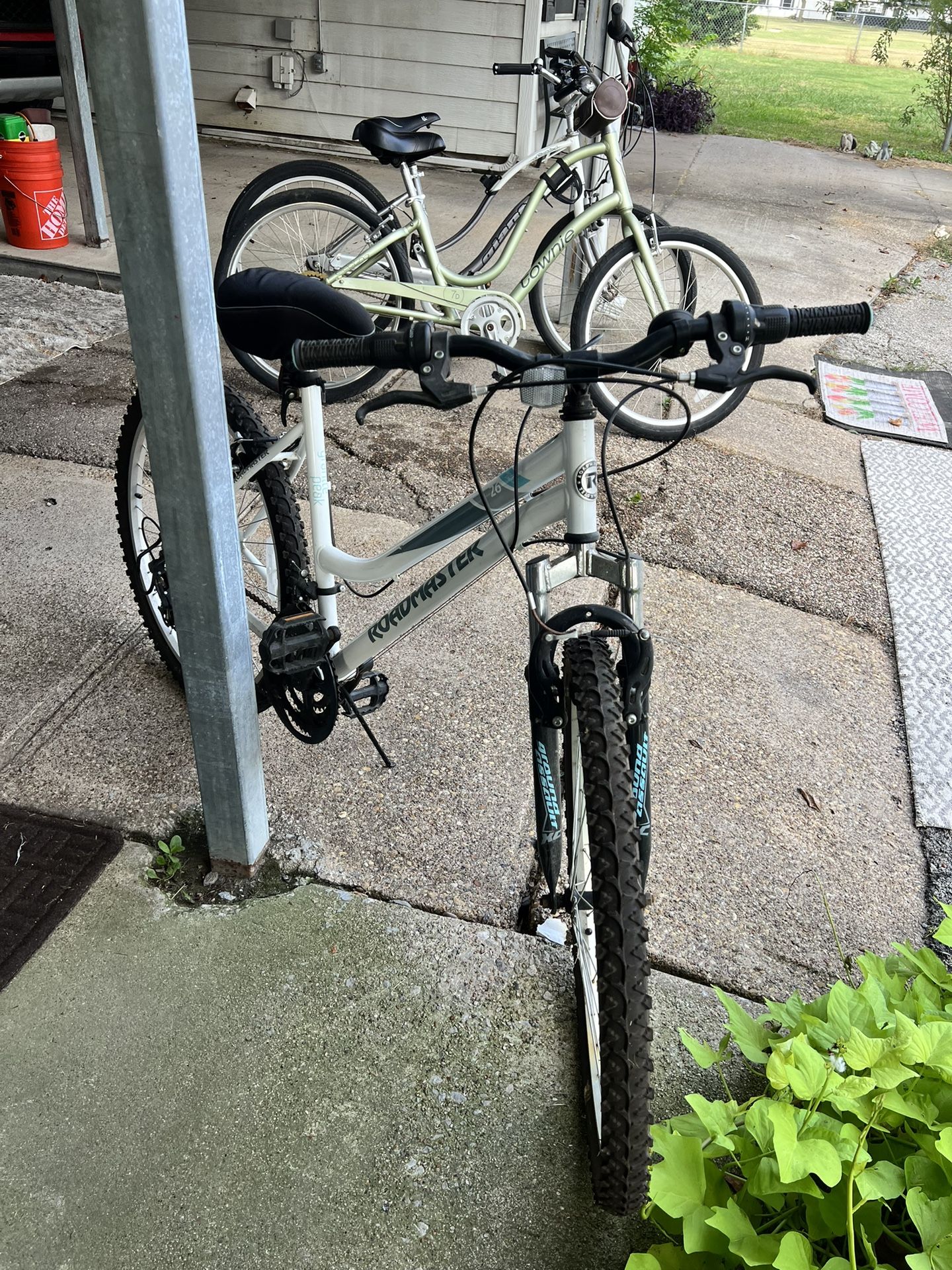 Roadmaster Mountain Bike