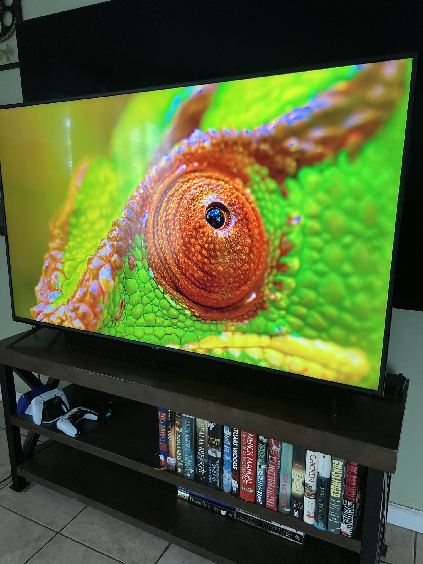 VIZIO 55-Inch V-Series 4K UHD LED Smart TV with Voice Remote, Dolby Vision, HDR10+, Alexa Compatibility, V555-J01,