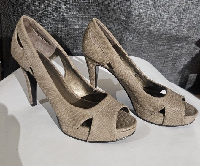 Bandolino Stilettos