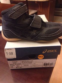 Asics wrestling shoes