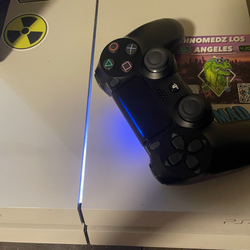 PS4 white