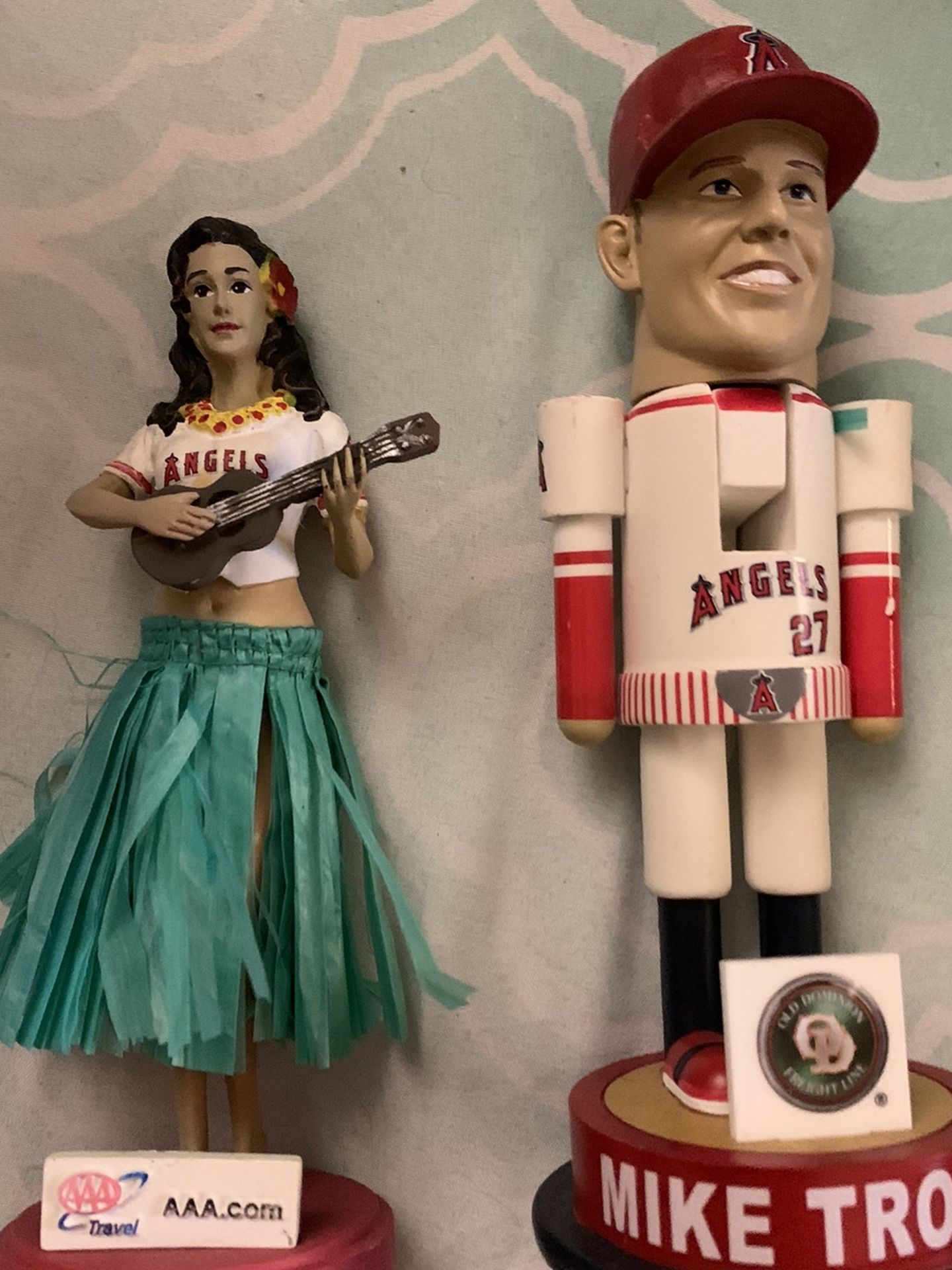 Angels Bobble Head And Nutcraker