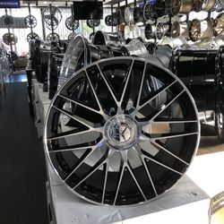 22 INCH WHEELS STAGGER. 22x10.5. 22x9.5