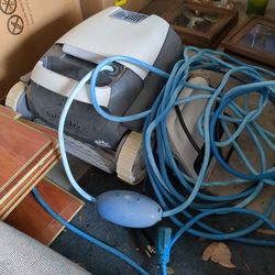 Dolphin Explorer 20 Pool Cleaner