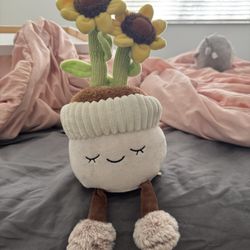NWOT “Greenhouse” smiling sunflower plush with legs