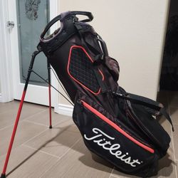 Titleist Golf Bag, Excellent Condition 