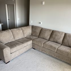 Sectional Couch Sofa - Brand:Ashley