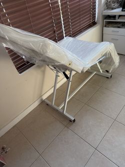 Massage/Tattoo/Eyelash Chair