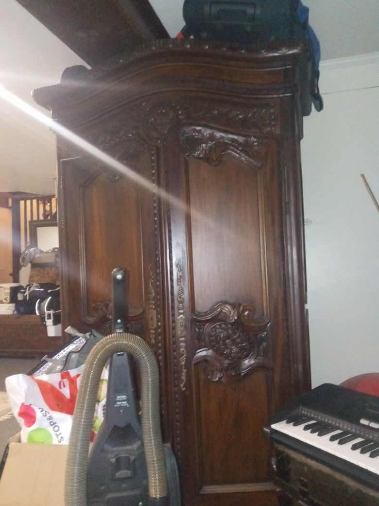 Upright Cabinet