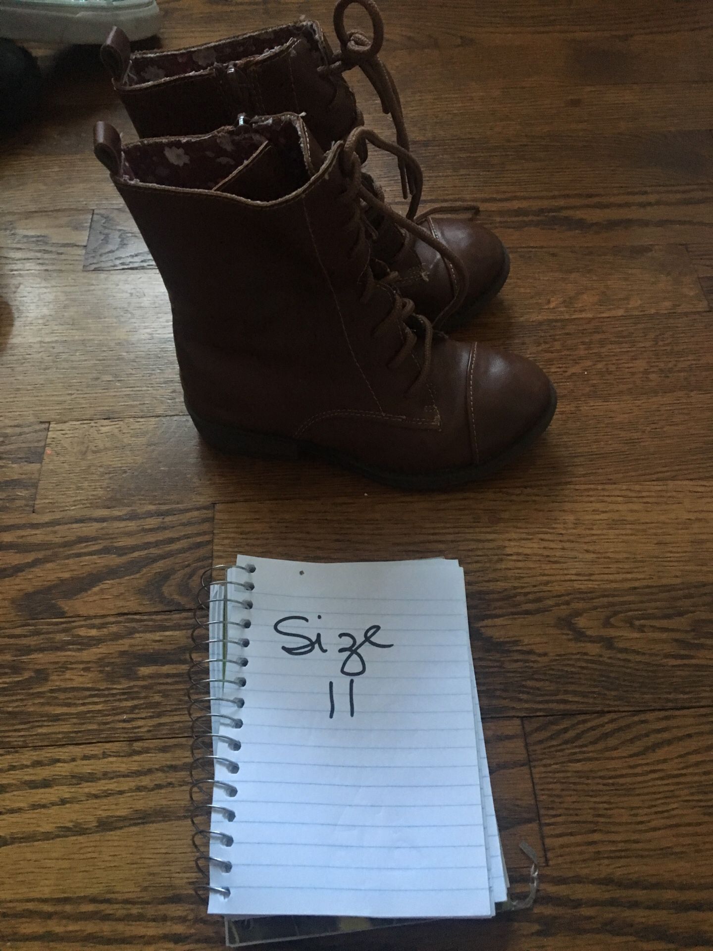 Size 10-11 Girls boots uggs