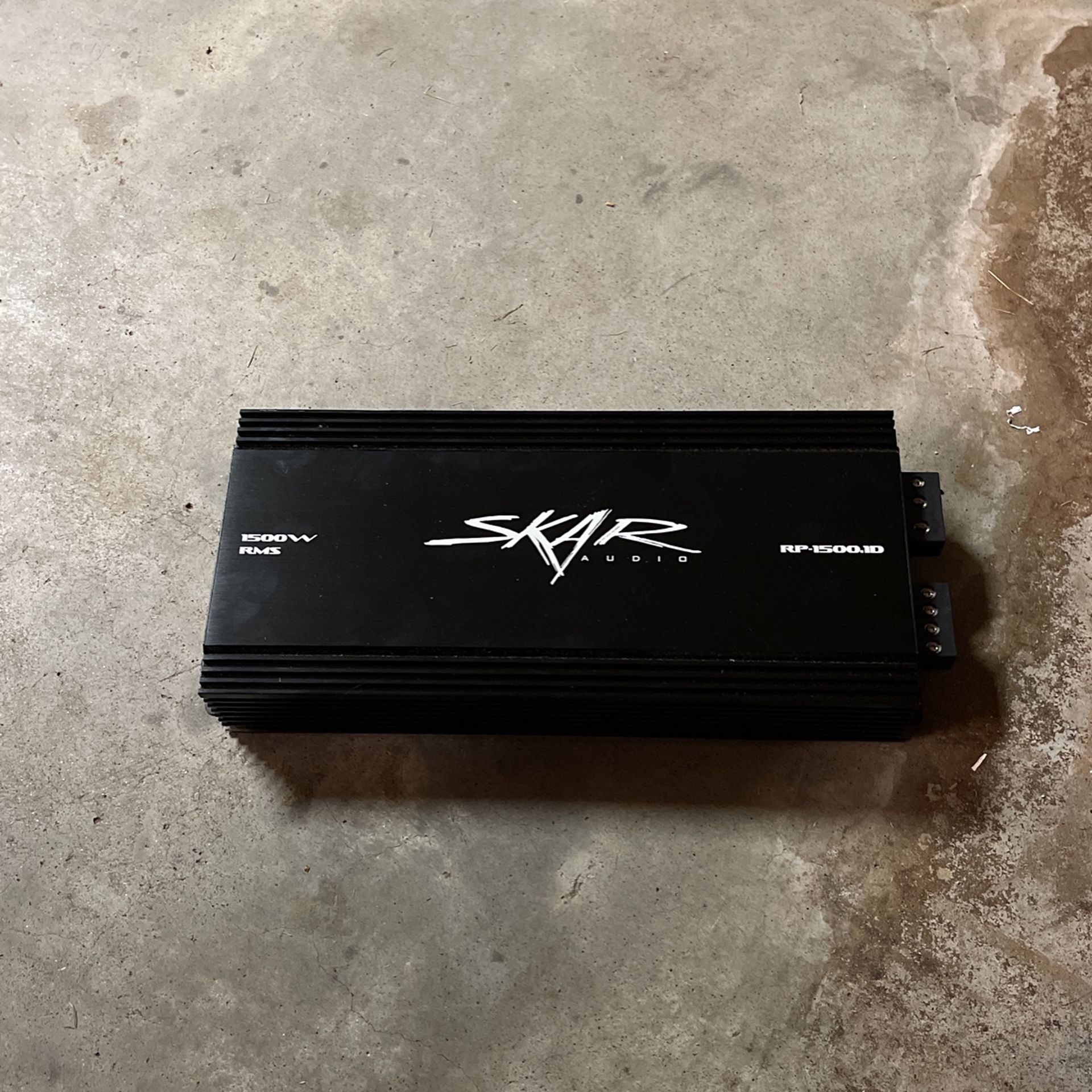 Two Skar Audio 12" SDR Subwoofers w/ Untouched Wiring Kit