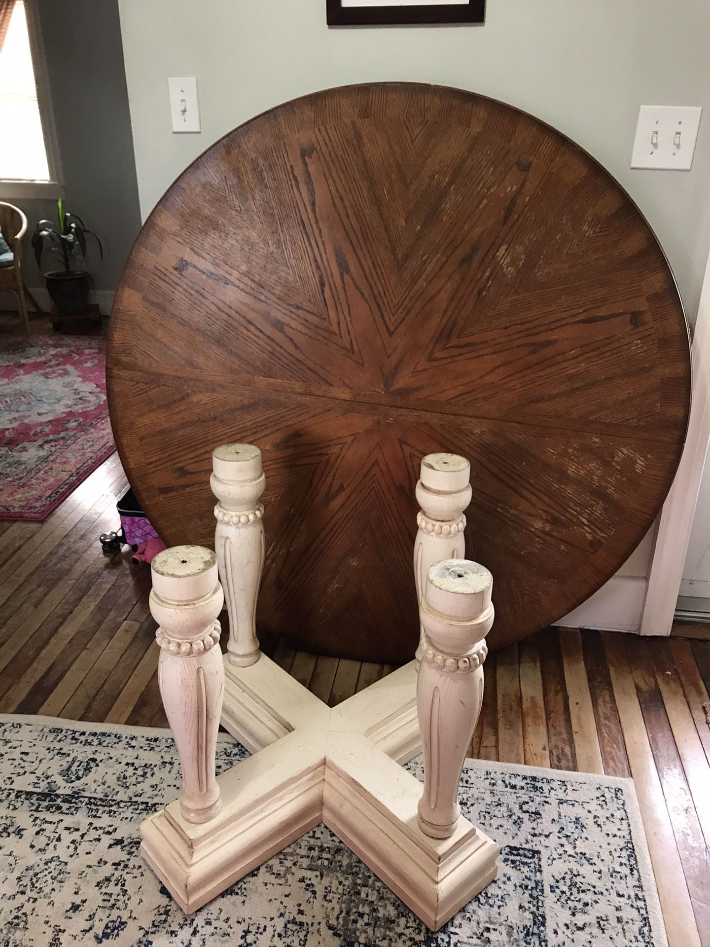 Round Dining table set of 6 chairs.