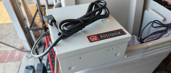 Altronix Sav9D 9-Output 12V CCTV Camera Power Supply