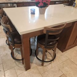 4 Swivel Barstools with Leather Seats