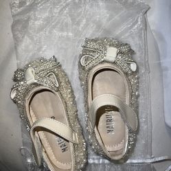 Cute Little Baby Shoe With Pearls 