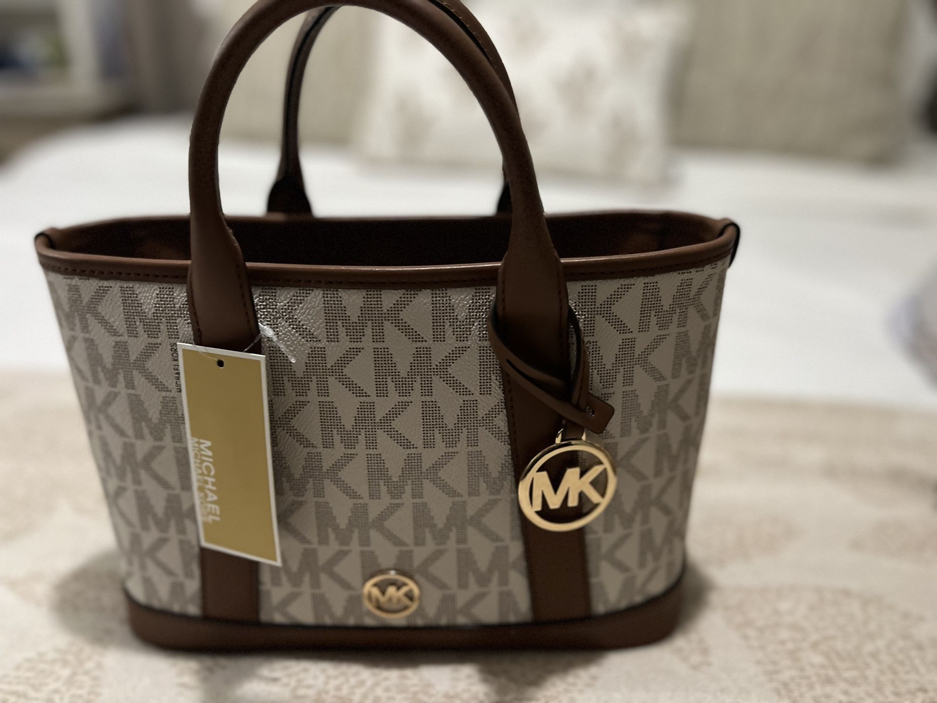 New With Tags Authentic Michael Kors Purse 