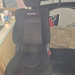 NISMO COMPLETE 2 FRONT SEATS GOOD CONDITIONS.