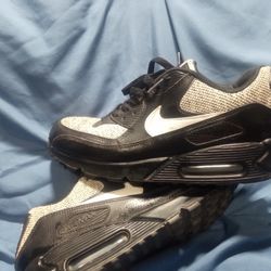 MENS NIKE  AIR MAX 90  Rare 9.5 (Oreo/New)