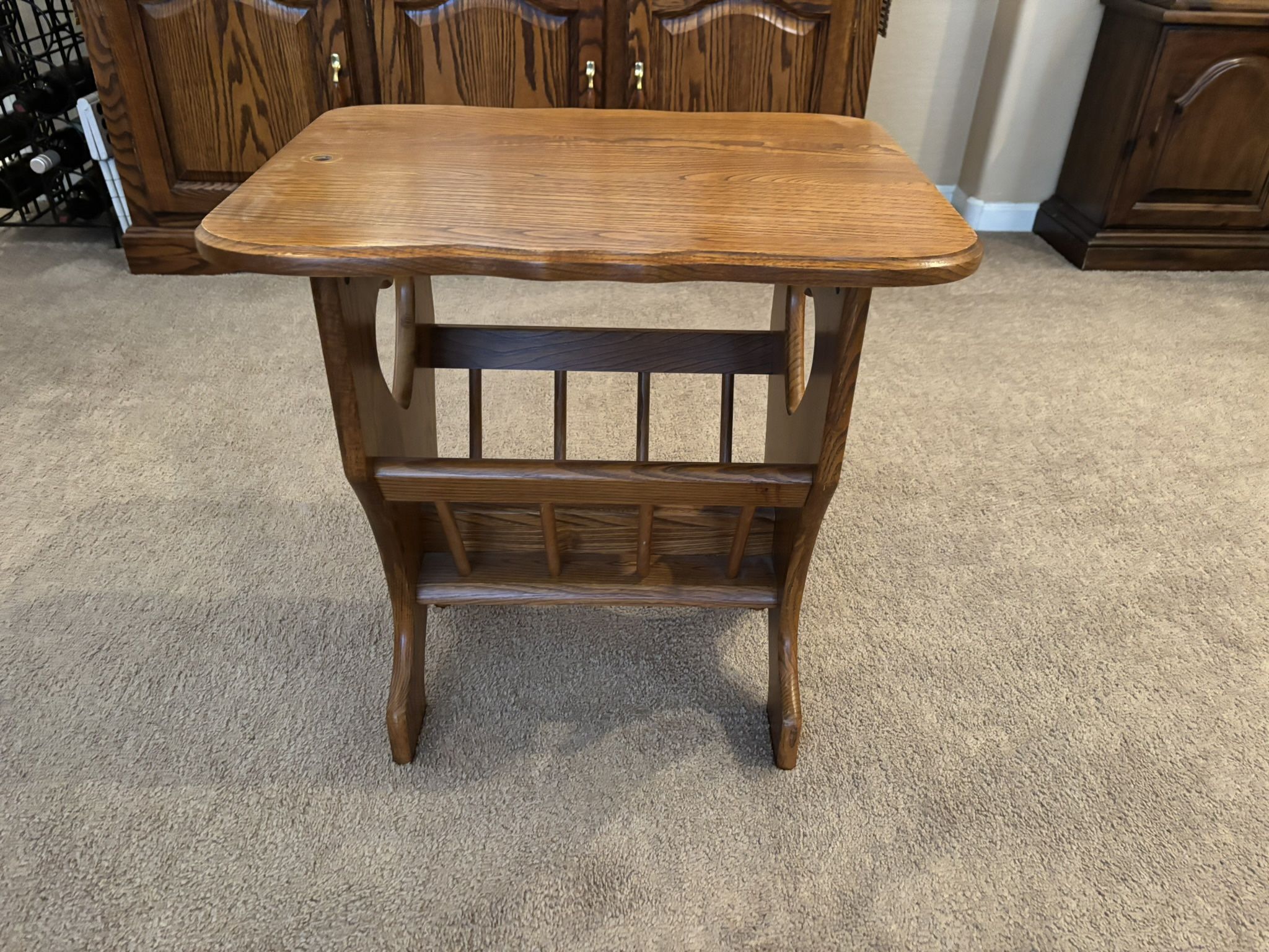 End Table/Magazine Rack