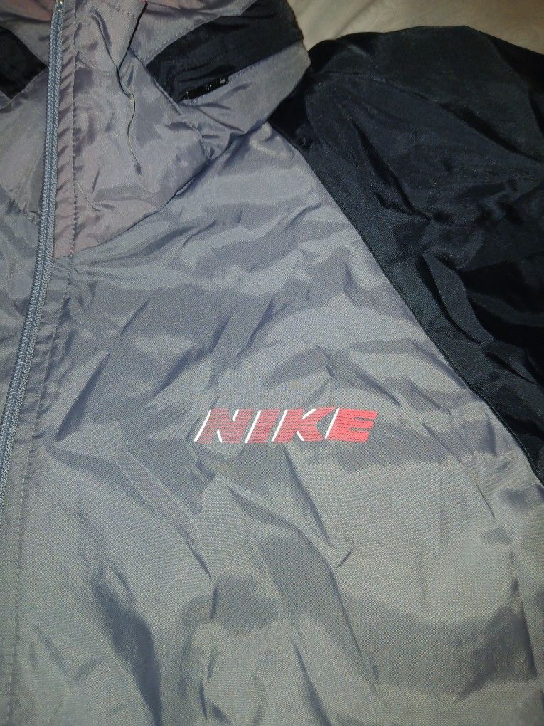 BRAND NEW VINTAGE NIKE TRACK SUIT WITH TAGS