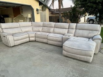 High quality sectional with power recliners