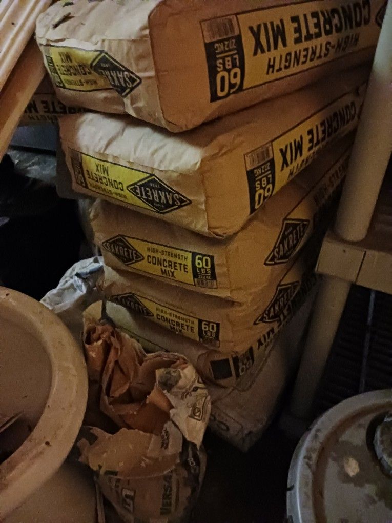 60 Lb Bags Of Sakrete Concrete for Sale in Sacramento, CA OfferUp