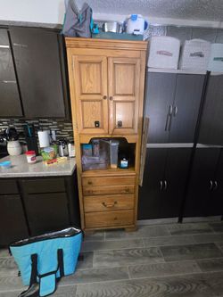 Nice solid wood hutch - Must Pick up