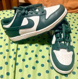 Nike low dunk vintage green