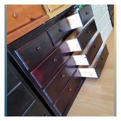 9 drawers dresser / Nine drawers dresser