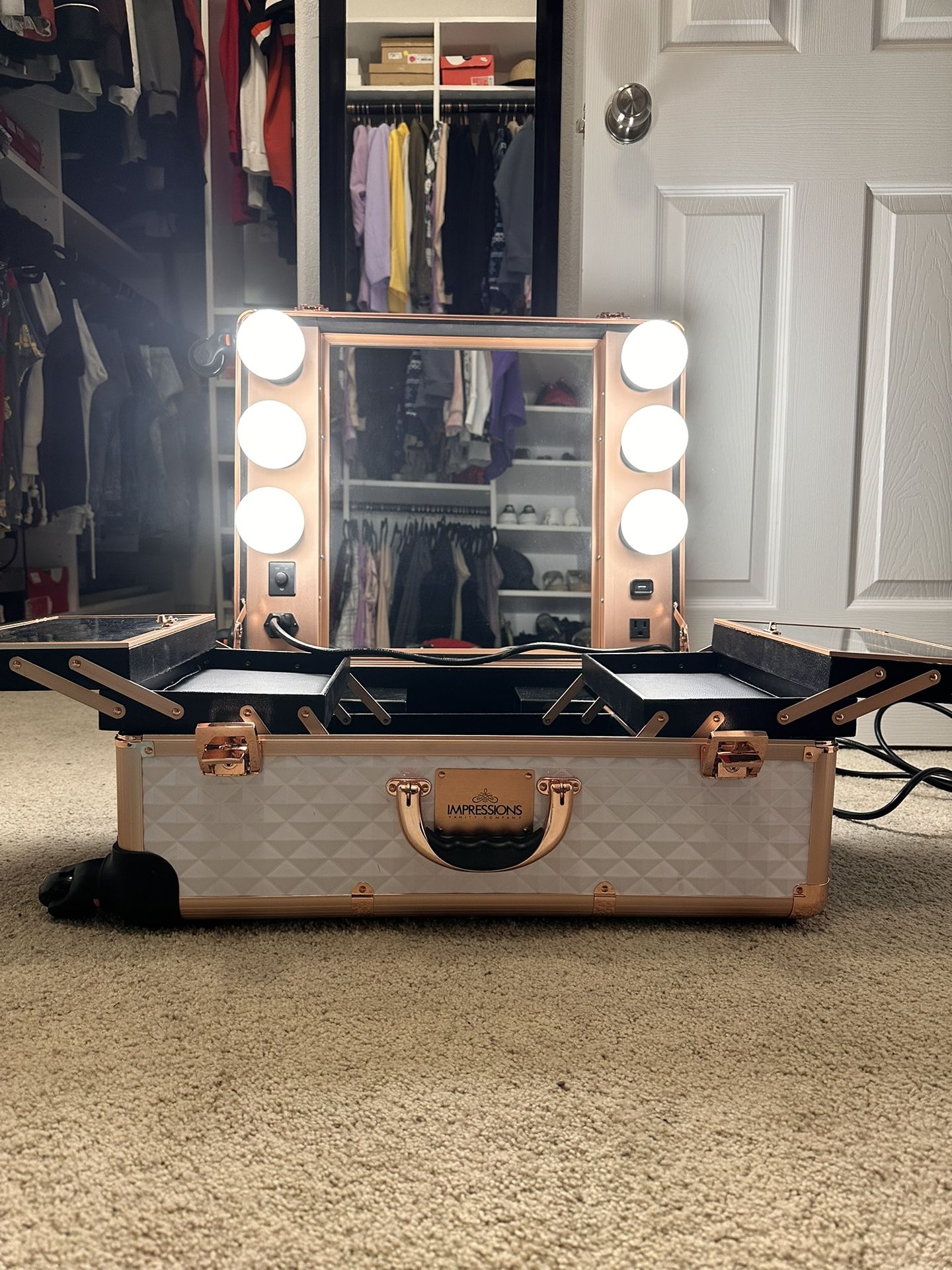 Impressions Vanity XL Slay Case Travel/make Up Stand