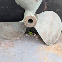 25" x 26" Brass prop with 2 1/4" bore