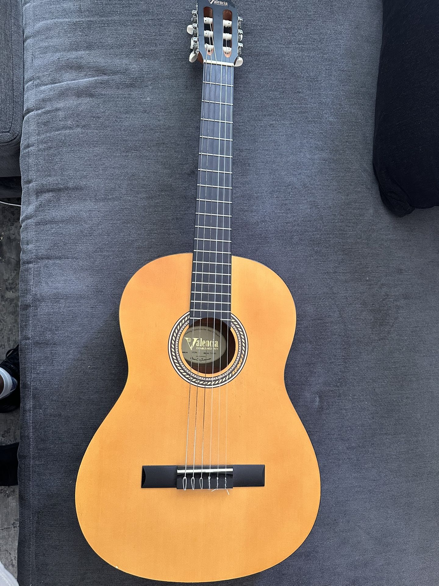Guitarra Acústica Valencia 