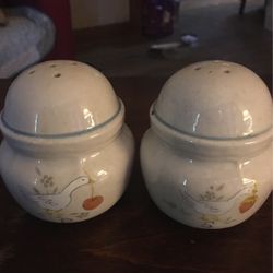 Vintage International China “marmalade” Country Geese Salt And Pepper Shakers