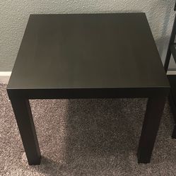 NIGHTSTAND / SIDE TABLE 