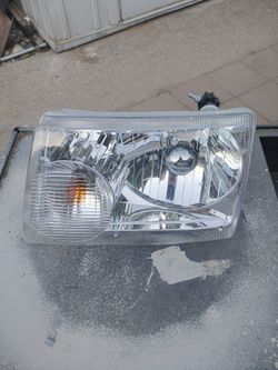 2001-2011 Ford Ranger Right Headlight