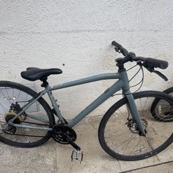 Raleigh Cadent 2 Hybrid Bike – Needs Tune-Up 