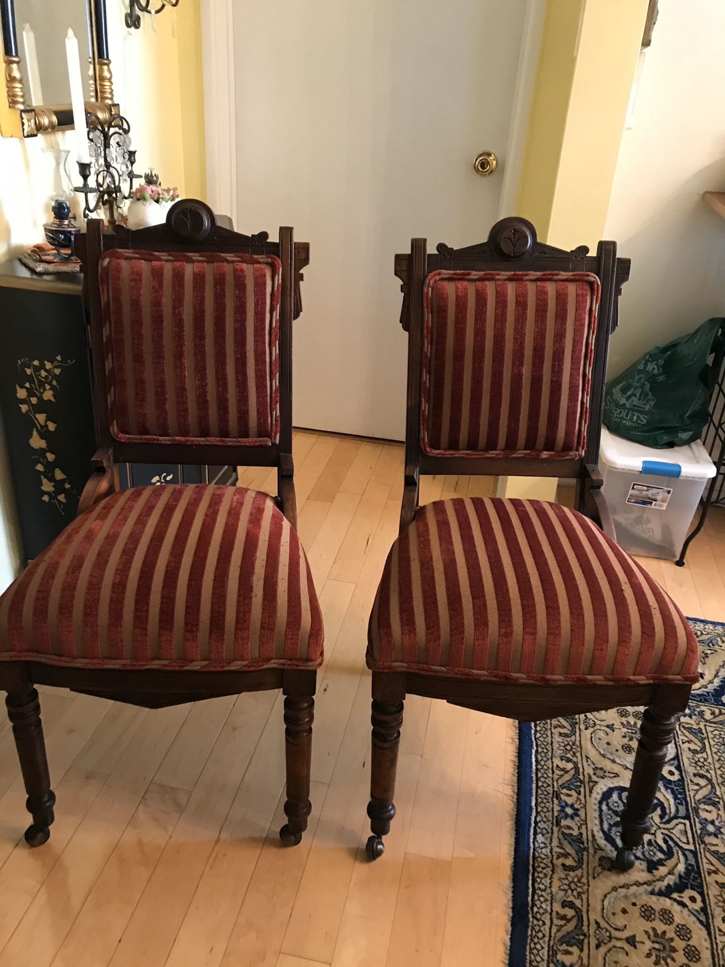 Antique set of Eastwick chairs
