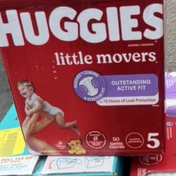 HUGGIES DIAPERS SIZE 5