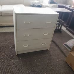 3 door dresser