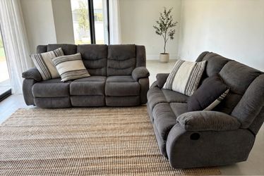 Ashley sofá and loveseat