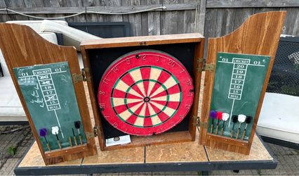 Vintage Marlboro steel tip dart board