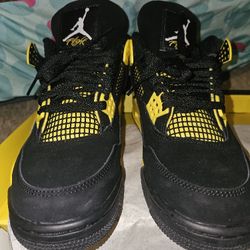 Air Jordan 4 retro thunder (Read Description) 300$ Obo