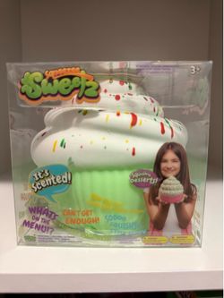 Green cupcake squishy