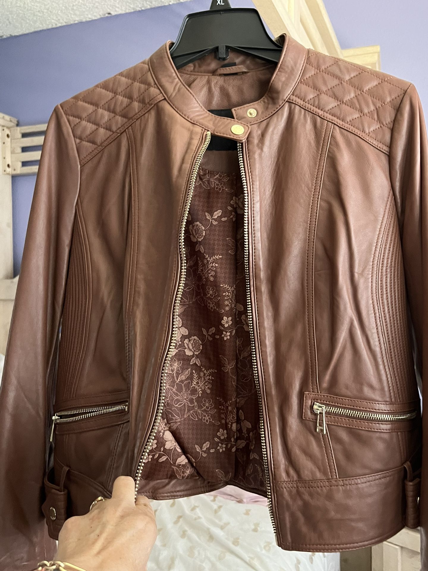 ๐NEW Large GUESS Genuine Leather Jacket SALE SALE $270 O.B.O ๐