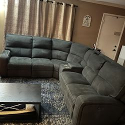 Ian 6pc Section (like new)