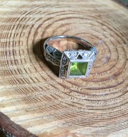 Peridot & Diamond Ring