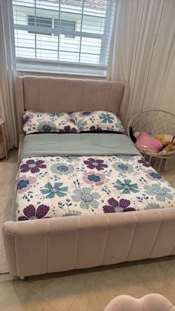 Full Size Velvet Bed – Antique Pink