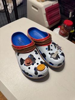 crocs disney pixar woody