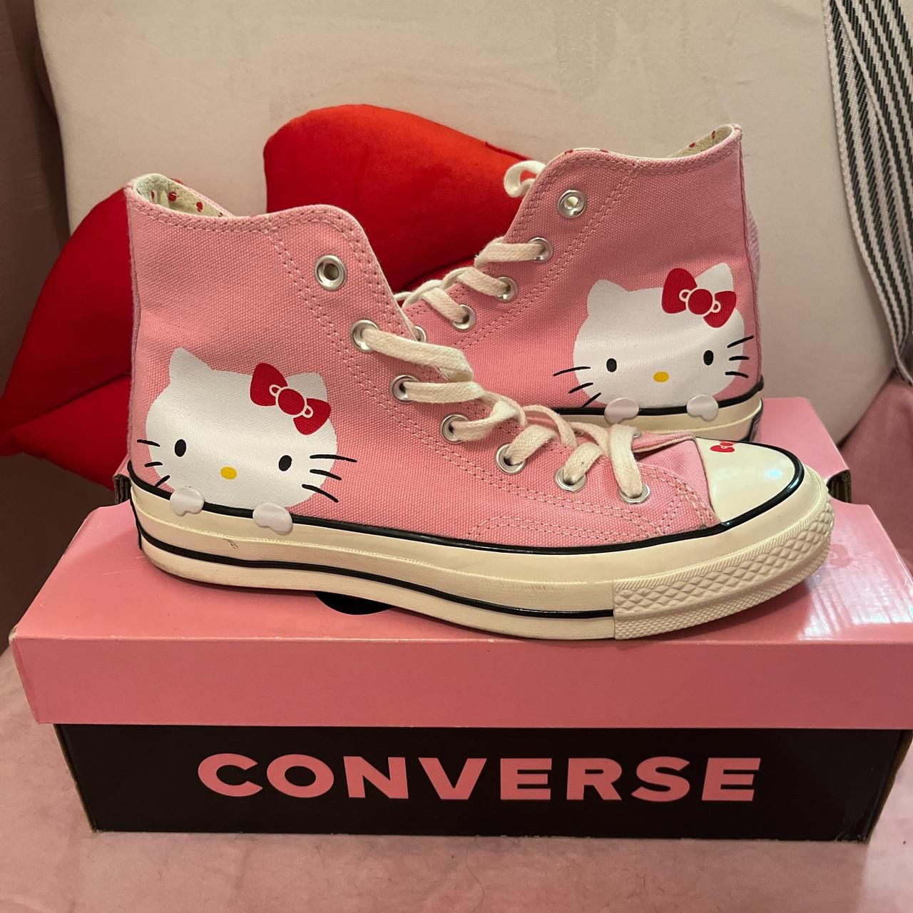Hello Kitty High top Converse Size 7.5